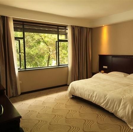 Yangshuo Hua Xiang Man Ting West Street Hotel Room photo
